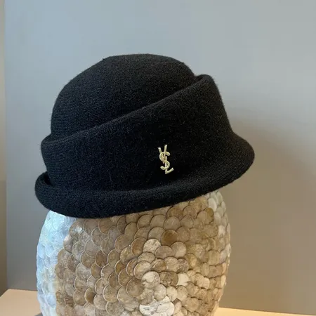 バレンシアガ 帽子