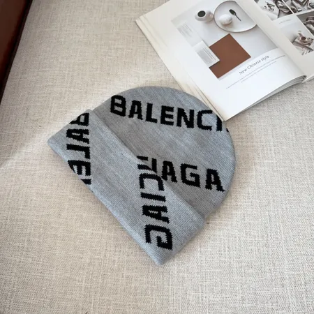 バレンシアガ 帽子