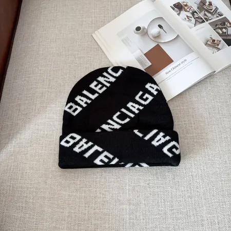 バレンシアガ 帽子