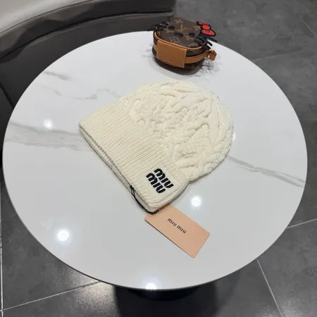 ヴァレンティノ 帽子