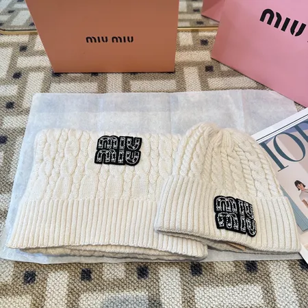 ヴァレンティノ 帽子