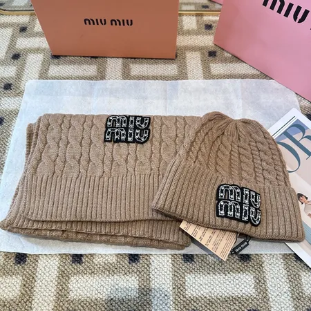 ヴァレンティノ 帽子