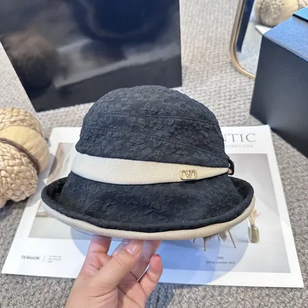 ヴァレンティノ 帽子