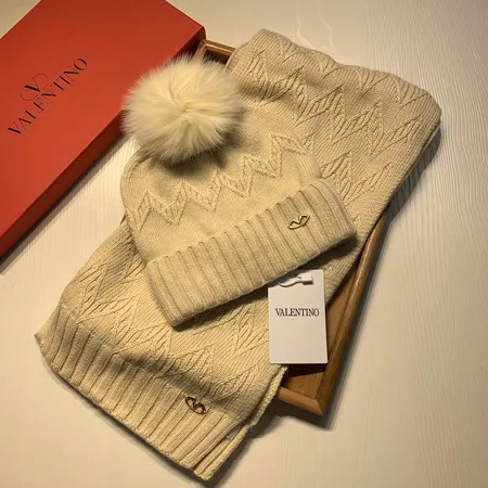 ヴァレンティノ 帽子