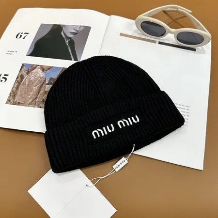 ヴァレンティノ 帽子