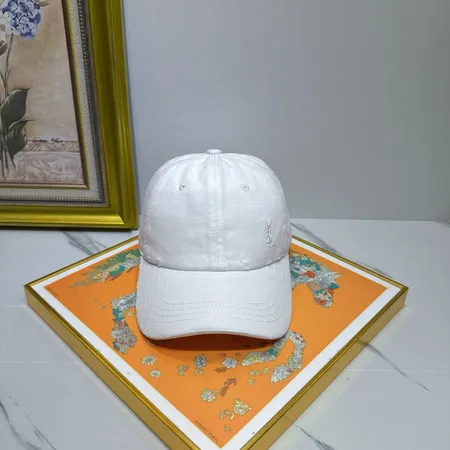 イブサンローラン 帽子