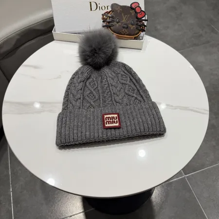 ヴァレンティノ 帽子