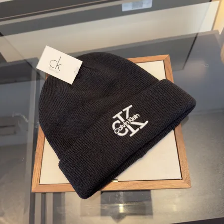 バレンシアガ 帽子