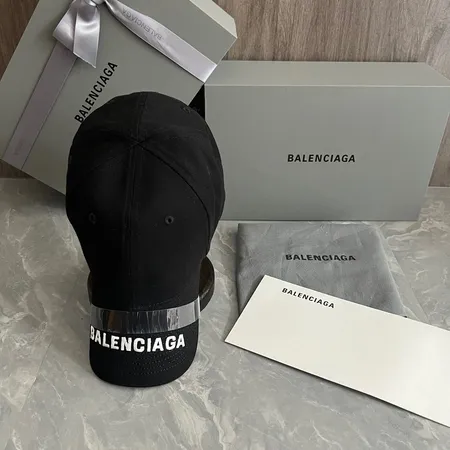 バレンシアガ 帽子