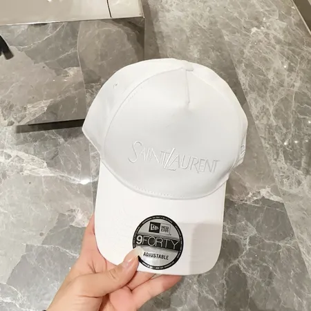 イブサンローラン 帽子