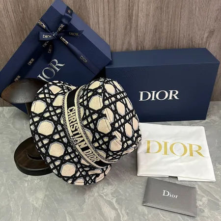 ディオール 帽子