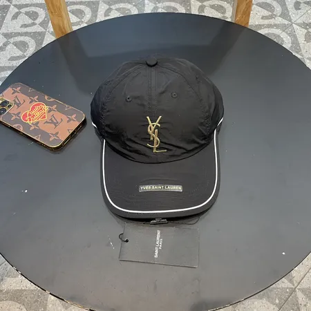 イブサンローラン 帽子