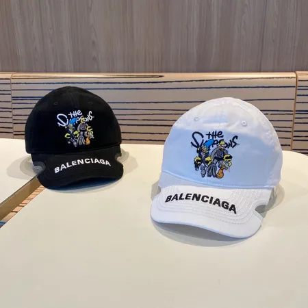 バレンシアガ 帽子