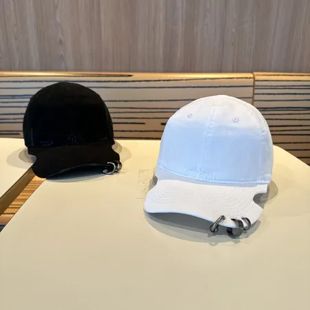 バレンシアガ 帽子