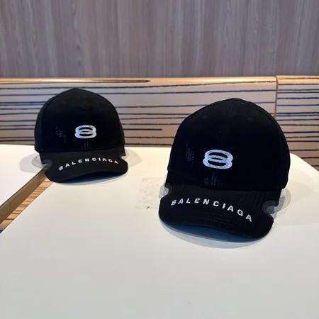 バレンシアガ 帽子