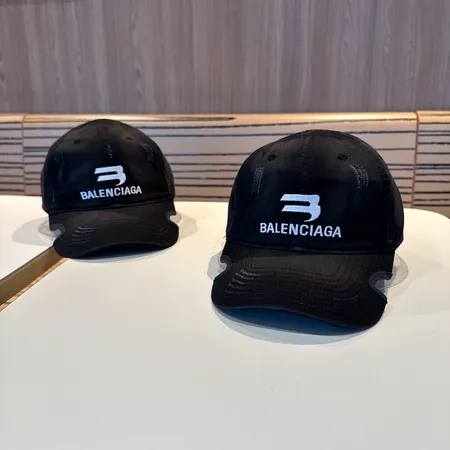 バレンシアガ 帽子