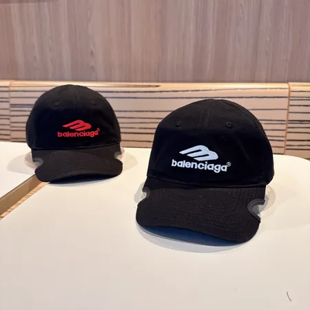 バレンシアガ 帽子