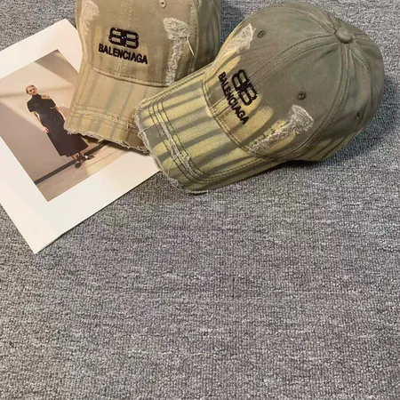 バレンシアガ 帽子