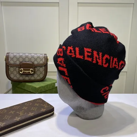 バレンシアガ 帽子