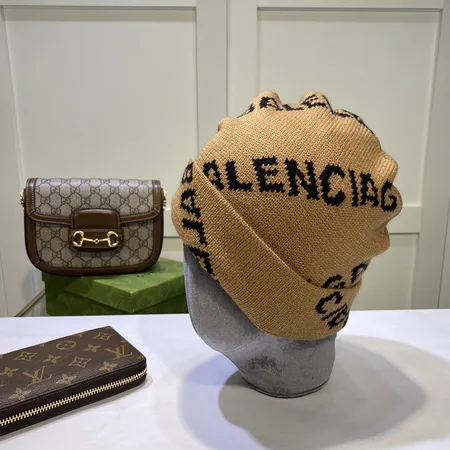 バレンシアガ 帽子