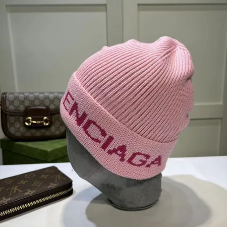 バレンシアガ 帽子