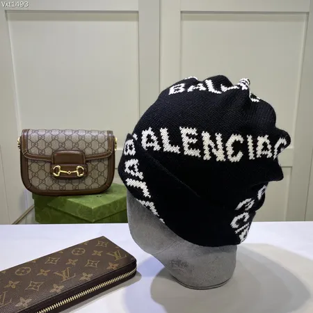 バレンシアガ 帽子