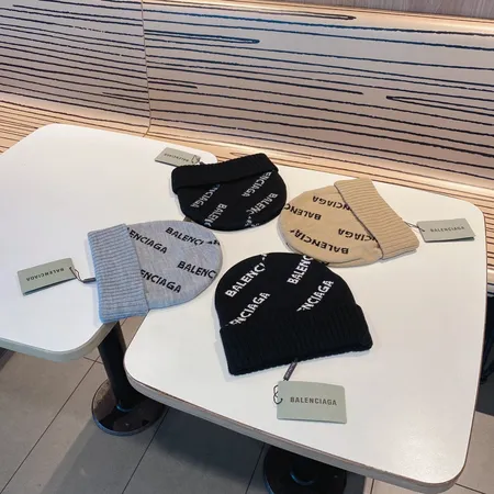 バレンシアガ 帽子