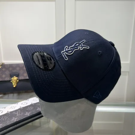 イブサンローラン 帽子