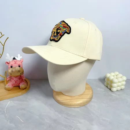 ヴェルサーチ 帽子