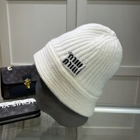 ヴァレンティノ 帽子