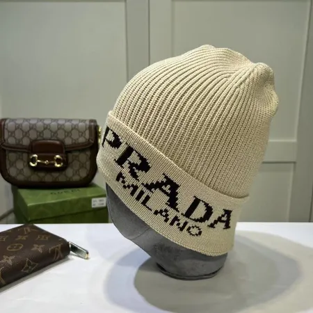 プラダ 帽子
