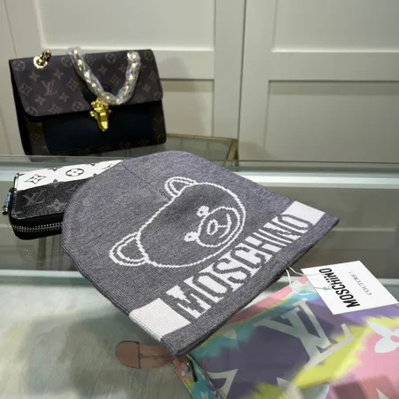 モスキーノ 帽子