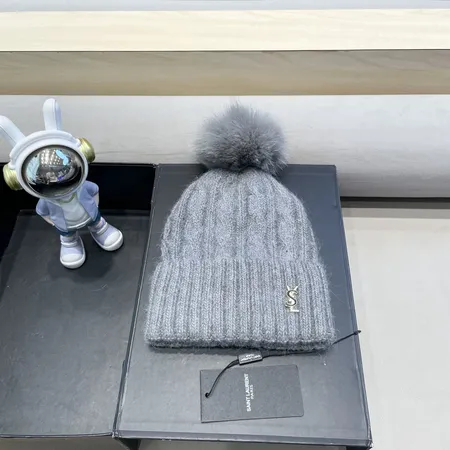 イブサンローラン 帽子