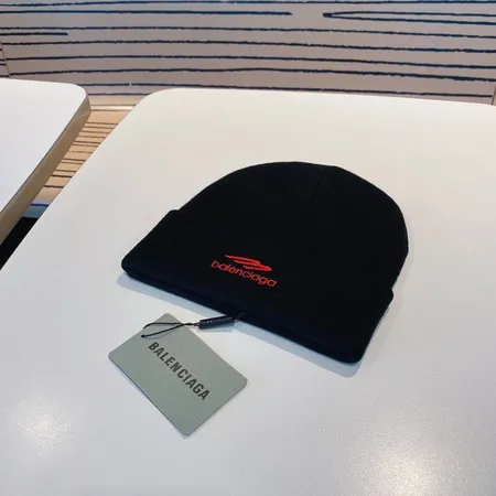 バレンシアガ 帽子