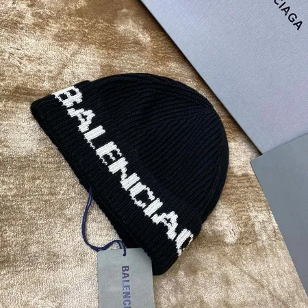 バレンシアガ 帽子