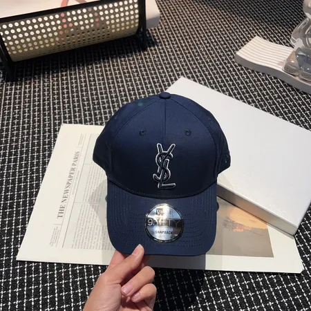 イブサンローラン 帽子