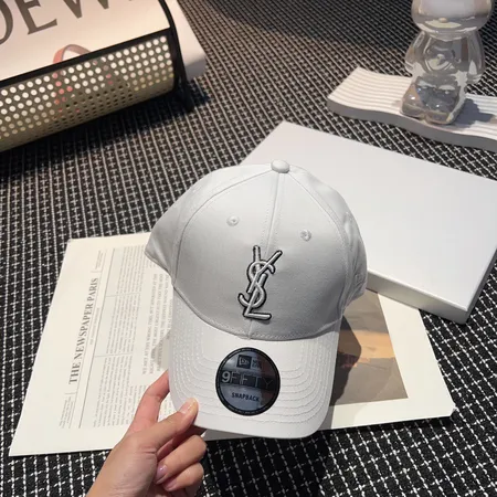 イブサンローラン 帽子