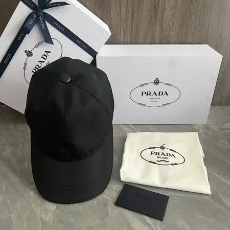 プラダ 帽子