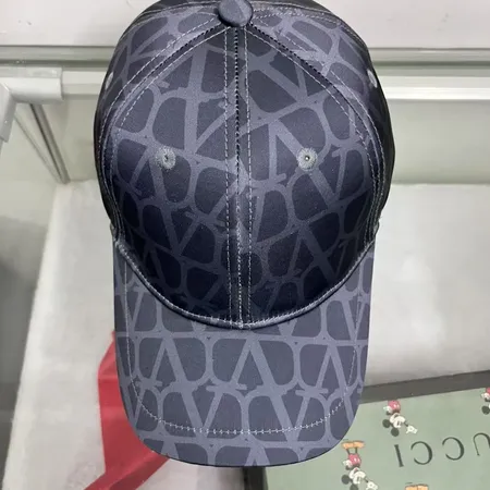 ヴァレンティノ 帽子