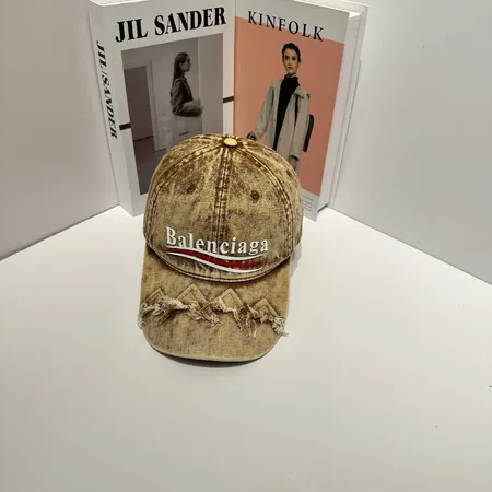 バレンシアガ 帽子