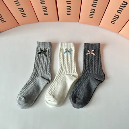 スーパーコピー ミュウミュウ 靴下