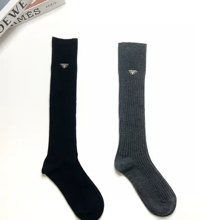 スーパーコピー プラダ 靴下