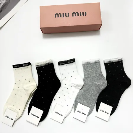 スーパーコピー ミュウミュウ 靴下
