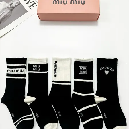 スーパーコピー ミュウミュウ 靴下