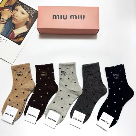 スーパーコピー ミュウミュウ 靴下