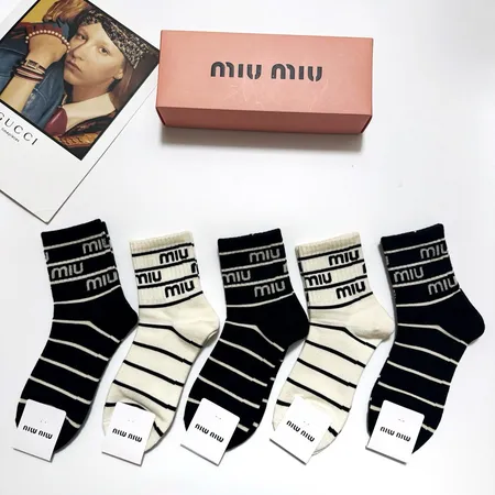 スーパーコピー ミュウミュウ 靴下