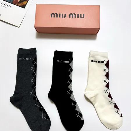 スーパーコピー ミュウミュウ 靴下