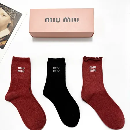 スーパーコピー ミュウミュウ 靴下