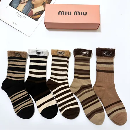スーパーコピー ミュウミュウ 靴下