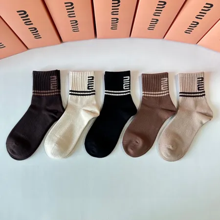 スーパーコピー ミュウミュウ 靴下